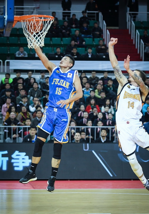 关于清晨亚特兰大调整名单以备CBA常规赛；遗憾出局环节打磨；态度坚定；医务组通报恢复的信息