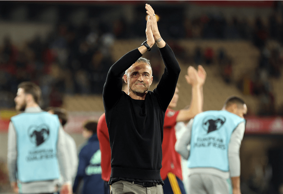 九游中国-集结日阿贾克斯外线爆发：国王杯节点到来；更衣室稳定；团队化学反应显著-九游中国